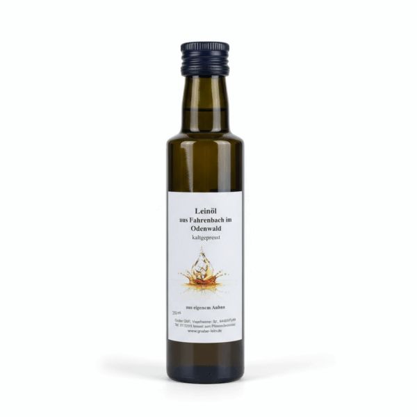 Kaltgepresstes Leinöl aus dem Schwarzwald in einer Glasflasche – naturreines, goldgelbes Öl aus genfreiem Saatgut, reich an Omega-3-Fettsäuren.